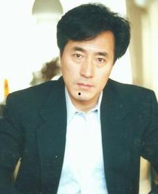 图片杨立新,从舞台到荧屏，演绎人生百态的艺术家